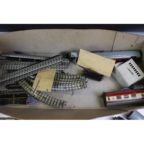 231 - Quantity of Hornby Dublo model railway to include Duchess of Montrose 4-6-2 locomotive, Royal Mail C... 