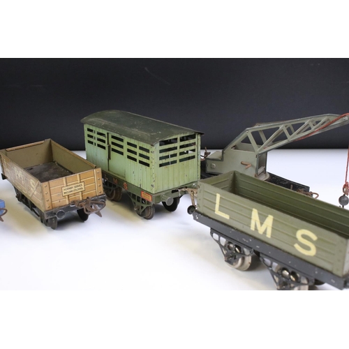 234 - 19 O gauge items of rolling stock to include Hornby, unmarked and ML Ltd, features ,coaches, wagons,... 