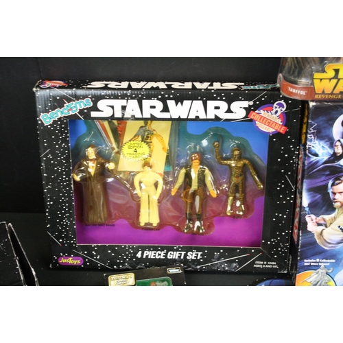 1458 - Star Wars - Collection of Star Wars figures to include 21 x carded Hasbro/Kenner figures (Luke Skywa... 