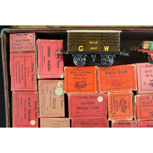 229 - 29 Boxed Hornby O gauge items of rolling stock to include Cement Wagon, No 1 Cattle Truck, Hooper Wa... 