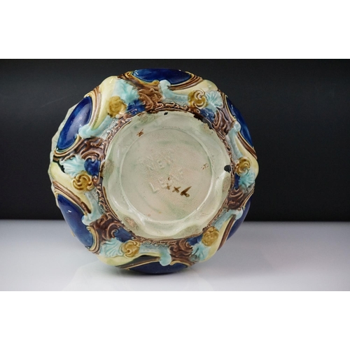 21 - Early 20th Century Majolica New Leaf ceramic jardinière with textured foliate decoration, RD no. 368... 