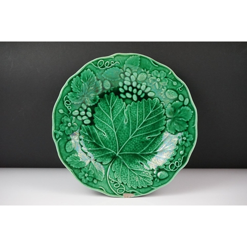 22 - Collection of 16 items of 19th Century Majolica green glazed leaf design ceramics, to include Wedgwo... 