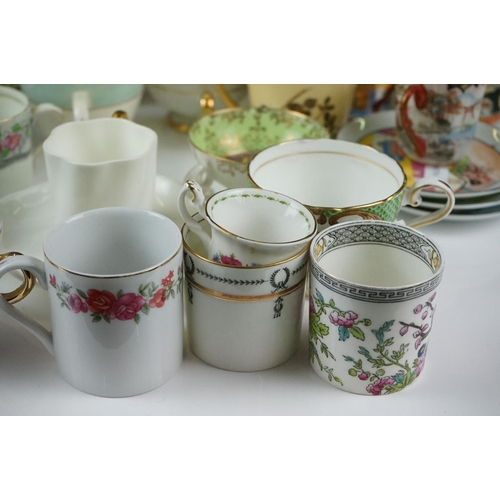 24 - Collection of mixed ceramics to include cabinet cups & saucers, teacups & saucers, coffee cans, brea... 