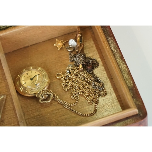 320 - A small group of collectables to include a silver cased pocket watch, 9ct gold brooch, gold bracelet... 