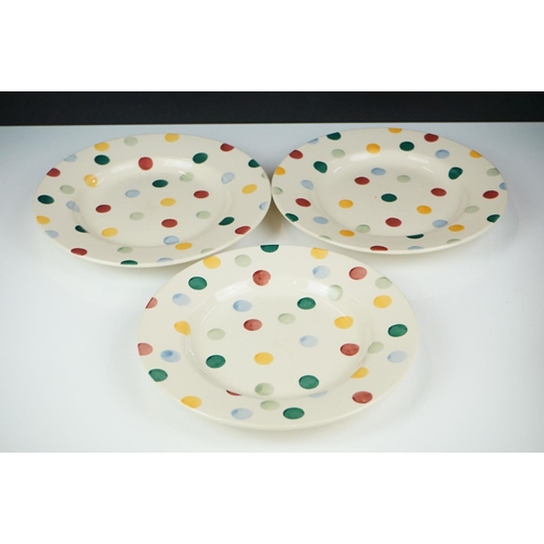 82 - Emma Bridgewater Polka Dot pattern ceramics to include a nesting hen egg basket with polka dot and b... 