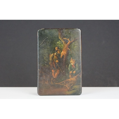 210 - An antique snuff box with decorative hand painted lid of a hunting scene.