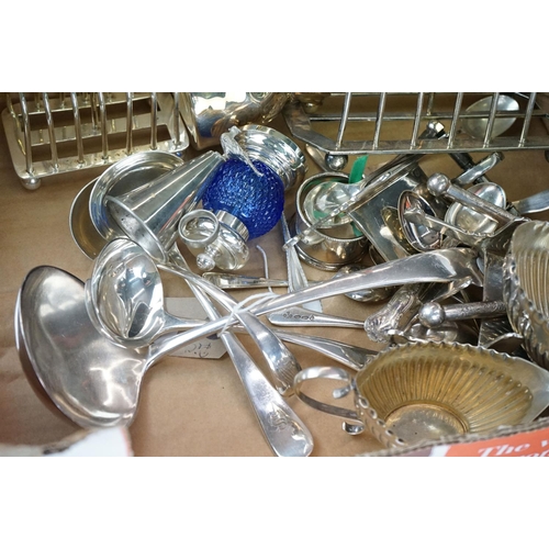 340 - A small collection of mixed silver plate to include sugar bowl, cream jug, cutlery and condiment dis... 