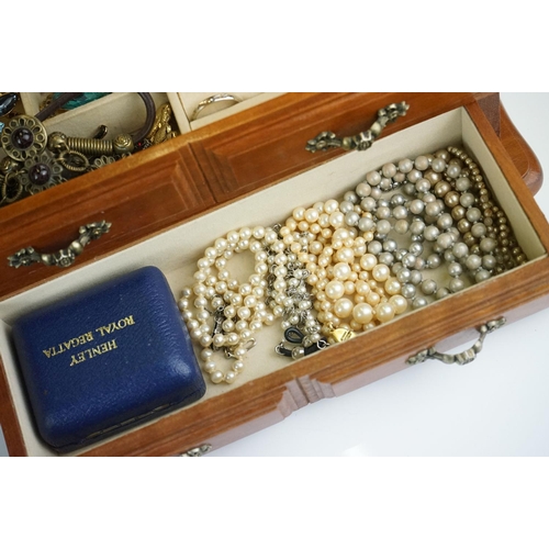 348 - A collection of mainly sterling silver jewellery to include Bracelets, Bangles, Necklaces and pendan... 