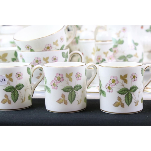 111 - Wedgwood ' Wild Strawberry ' pattern ceramics, over 75 pieces, to include 6 teacups (1 a/f) & saucer... 