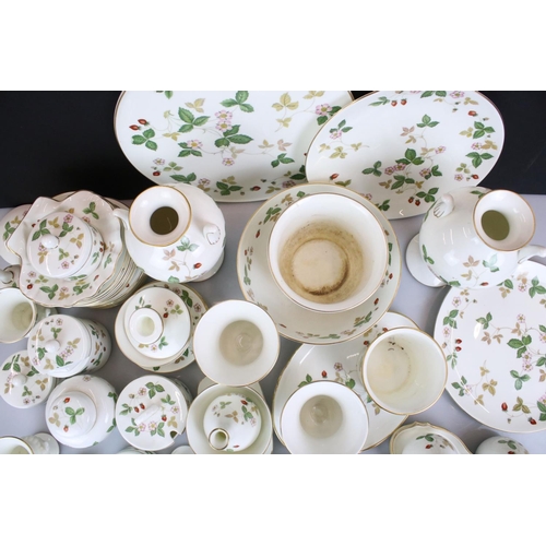 111 - Wedgwood ' Wild Strawberry ' pattern ceramics, over 75 pieces, to include 6 teacups (1 a/f) & saucer... 