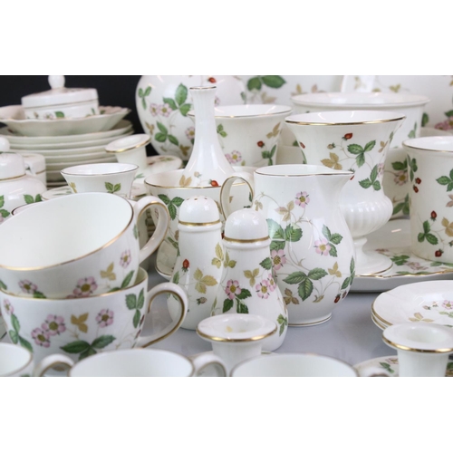 111 - Wedgwood ' Wild Strawberry ' pattern ceramics, over 75 pieces, to include 6 teacups (1 a/f) & saucer... 