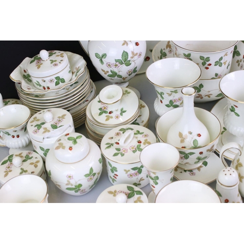 111 - Wedgwood ' Wild Strawberry ' pattern ceramics, over 75 pieces, to include 6 teacups (1 a/f) & saucer... 