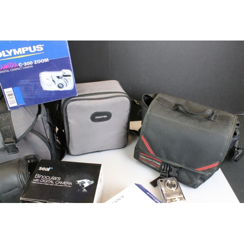 423a - Cameras - Boxed Canon IXUS 500, Boxed Sony Cyber-shot, Boxed Olymous Camedia C-300 Zoom, Cased Prakt... 