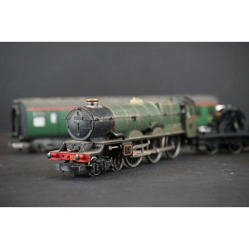 370 - Model train & carriage to include Triang & Lima