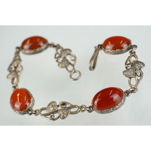 214 - A small collection of sterling silver and agate jewellery to include a bracelet with banded agate pa... 