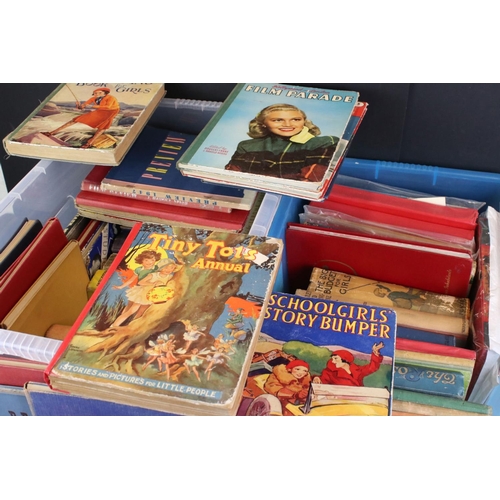 468 - A large collection of vintage books and annuals to include Film Parade, Hollywood Album and Great St... 