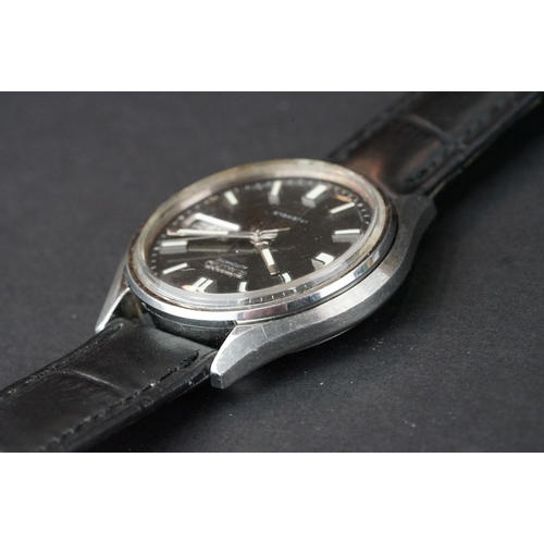 234A - A Gents Seiko automatic 17 jewel wristwatch with black dial and Day / Date to 3 o'clock.