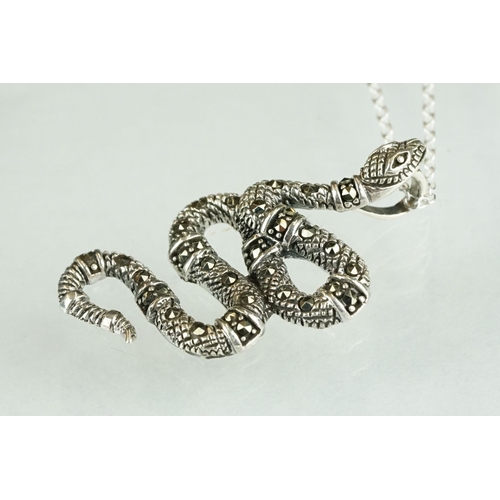 256 - Silver snake pendant necklace