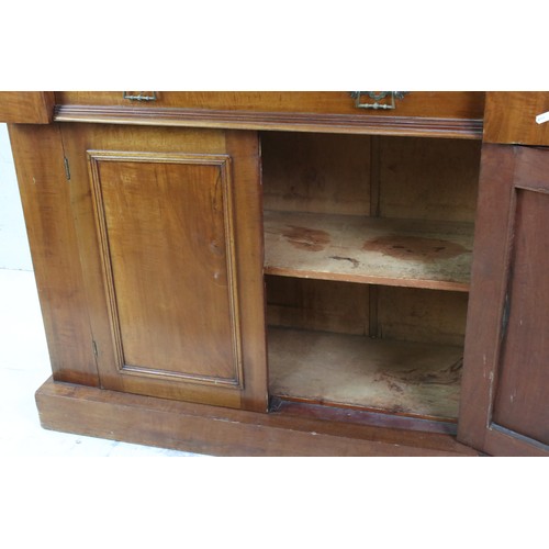 643 - 19th century Elm Seated Tub / Captain's Chair with turned spindle back, 59cm wide x 83cm high