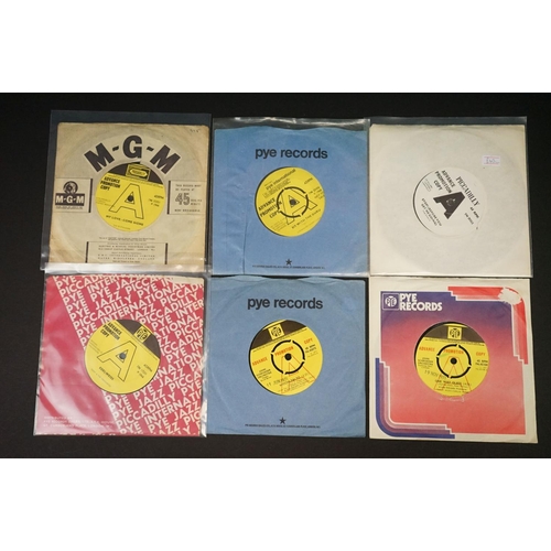 114 - Vinyl - 15 original Psych / Mod / Beat UK demo promo pressings on Pye Records and related labels, to... 