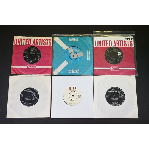 117 - Vinyl - 18 original UK Beat / Mod / Psych singles on United Artists Records and HMV Records, to incl... 