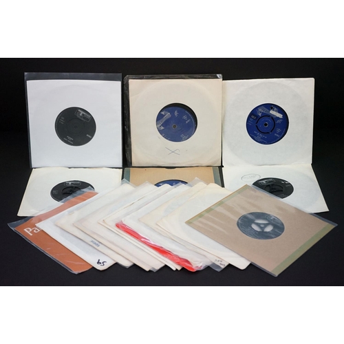 118 - Vinyl - 18 original UK Psych / Mod singles on Reaction Records and Track Records, to include: Oscar ... 