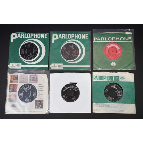 127 - Vinyl - 30 original UK Beat / Mod singles on Parlophone Records, to include: Ray Cathode (45-R 4501)... 