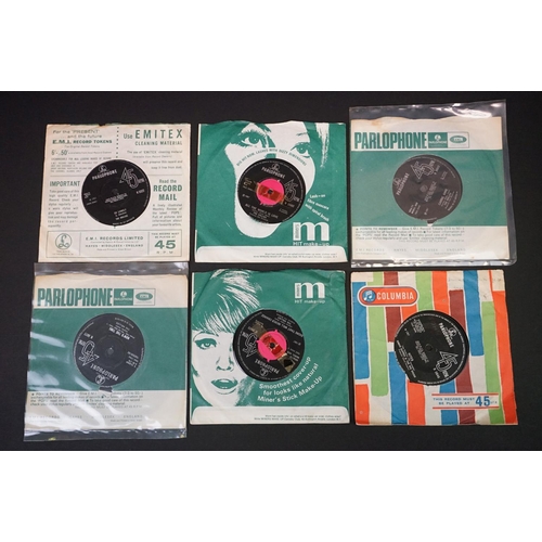 127 - Vinyl - 30 original UK Beat / Mod singles on Parlophone Records, to include: Ray Cathode (45-R 4501)... 