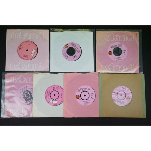 141 - Vinyl - Mod / Beat / Psych - 13 original UK singles on Island Records, to include: Chords Five - I A... 