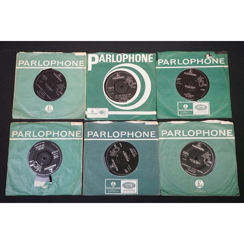 321 - Vinyl - The Beatles - Over 70 UK and some USA singles, spanning their career, on Parlophone and Appl... 