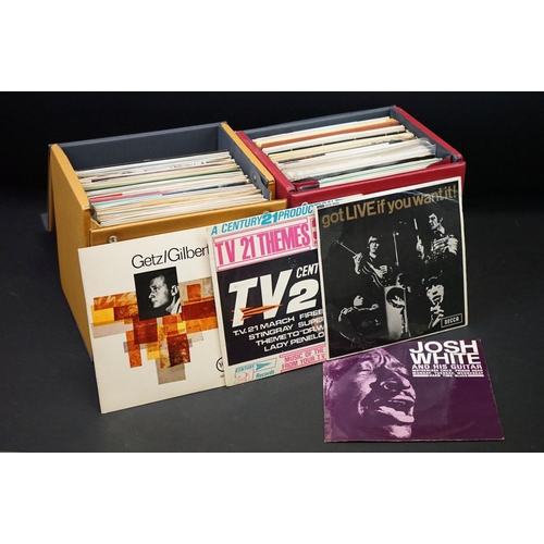 328 - Vinyl - Around 100 Original UK Beat / Mod / Jazz / Rock ’N’ Roll / Soul EPs in 2 record boxes, to in... 