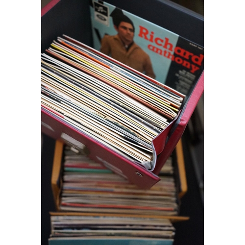 328 - Vinyl - Around 100 Original UK Beat / Mod / Jazz / Rock ’N’ Roll / Soul EPs in 2 record boxes, to in... 