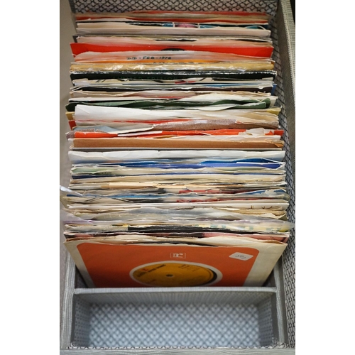 329 - Vinyl - Over 70 Original 1970’s and 1980’s Prog Rock / Psych / Rock / some Punk and Pop singles with... 