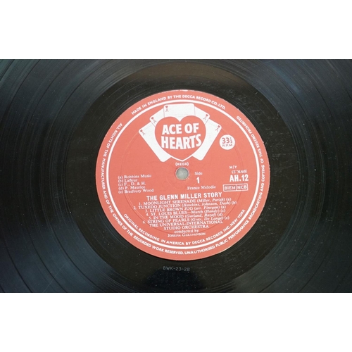 361 - Vinyl - 7 LP's and one shaped disc to include The Beatles Help! (PMC 1255) Mono.  Sold In UK and The... 