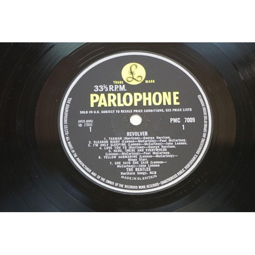 376 - Vinyl - The Beatles 3 LP's to include Help (PMC 1255) Sold In UK and The Gramophone Co Ltd to label,... 