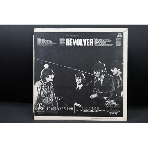 376 - Vinyl - The Beatles 3 LP's to include Help (PMC 1255) Sold In UK and The Gramophone Co Ltd to label,... 