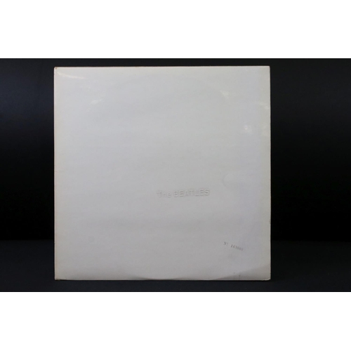 93 - Vinyl - The Beatles White Album PCS 7067/8 stereo No. 163000 side opener, white inners, poster and 4... 