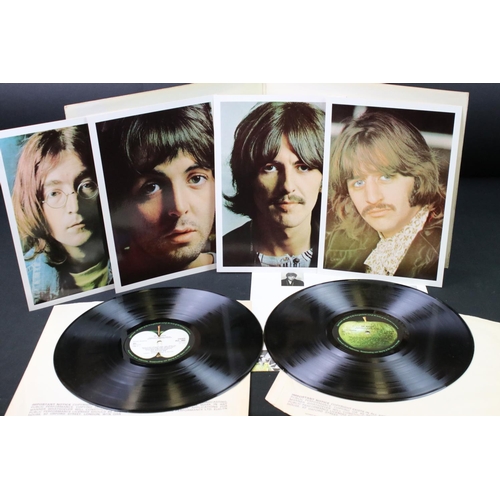 93 - Vinyl - The Beatles White Album PCS 7067/8 stereo No. 163000 side opener, white inners, poster and 4... 