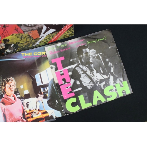 658 - Vinyl - Over 50 mainly Punk & New Wave singles, including many rarities: The Clash (Dutch issue sing... 