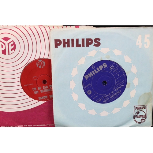 660 - Vinyl - 24 Original 1960s New Zealand pressings 7” singles by female artists, to include: Marianne F... 