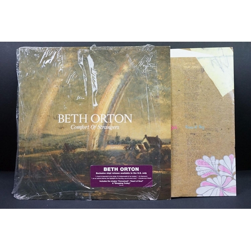 422 - Vinyl - Four Beth Orton LPs to include Central Reservation HVNLP22 (edge wear to sleeve and 1cm stic... 