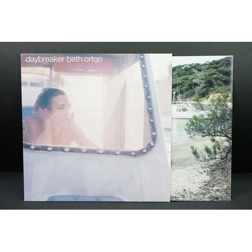 422 - Vinyl - Four Beth Orton LPs to include Central Reservation HVNLP22 (edge wear to sleeve and 1cm stic... 