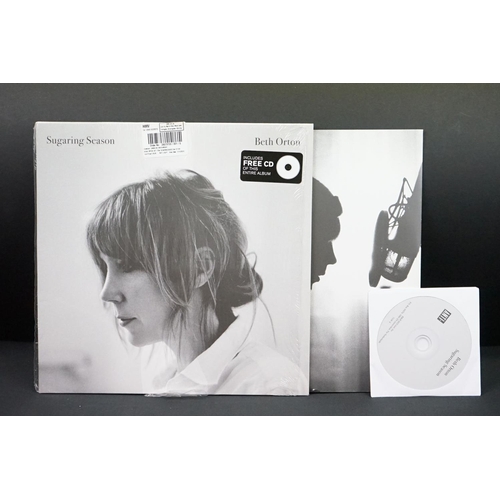 422 - Vinyl - Four Beth Orton LPs to include Central Reservation HVNLP22 (edge wear to sleeve and 1cm stic... 