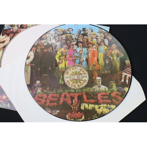 619 - Vinyl - The Beatles Sgt Pepper PHO 7027 picture disc complete with outer and inner sleeves, W German... 