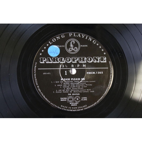 636 - Vinyl - The Beatles Please Please Me (Parlophone PMCM 1202) New Zealand pressing with black & silver... 