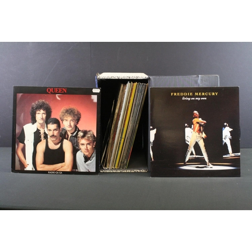 569 - Vinyl - Queen 19 LP's and 11 12