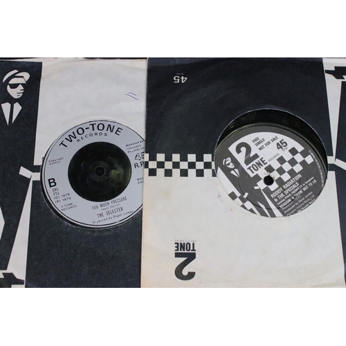 740 - Vinyl - 29 Original UK 2 Tone / Reggae / Ska singles, including: The Specials (3 singles), The Selec... 