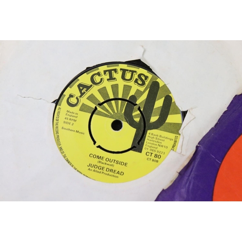 740 - Vinyl - 29 Original UK 2 Tone / Reggae / Ska singles, including: The Specials (3 singles), The Selec... 