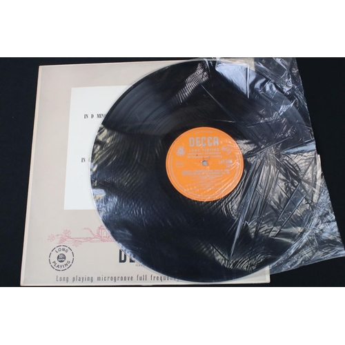 810 - Vinyl - Classical - Decca LXT 2596.  Sleeve has small split to bottom seam and light signs of shelf ... 