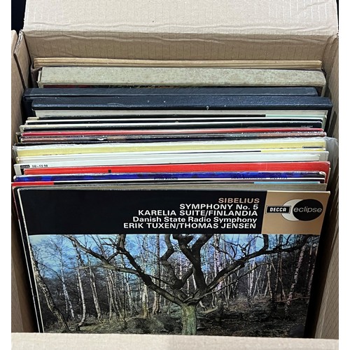 843 - Vinyl - Small quantity of classical LPs and box sets including stereo examples.  At least Vg overall